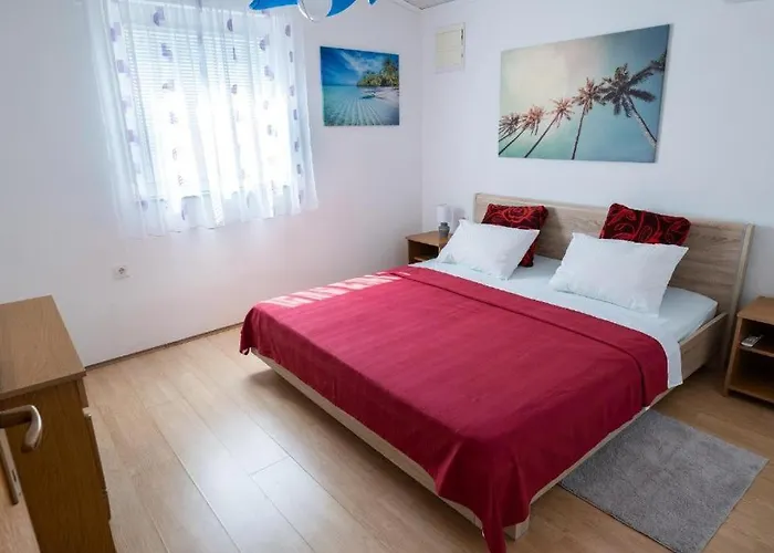 Starman דירה פג