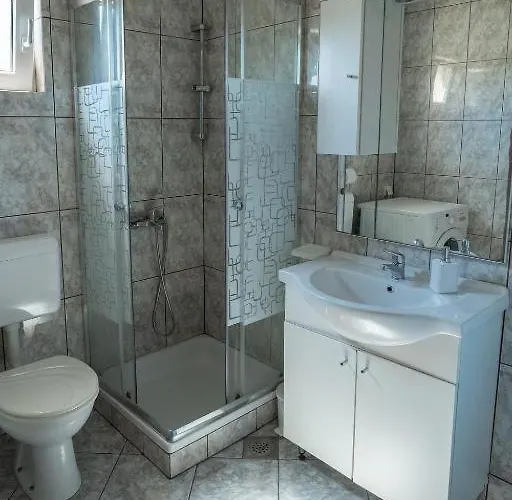 Starman Apartman Pag Town